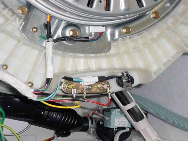 Ремонт и замена амортизаторов стиральной машины